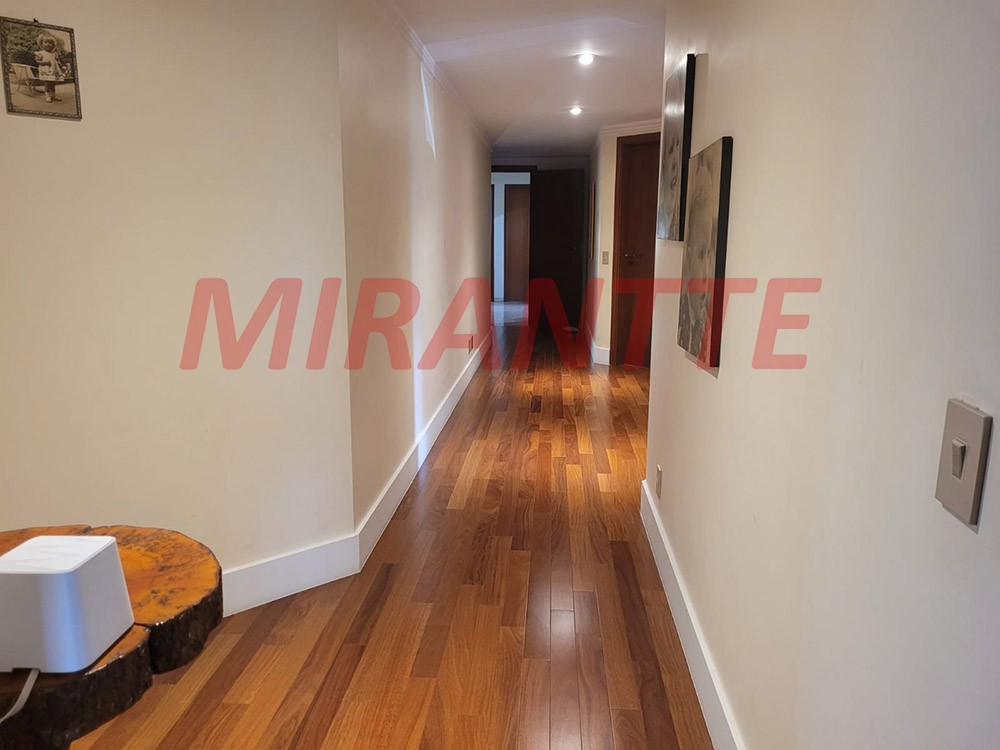 Apartamento com 4 quartos em Santana
