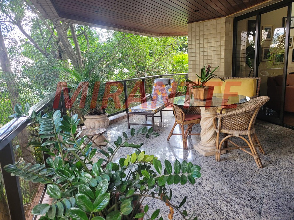 Apartamento com 4 quartos em Santana