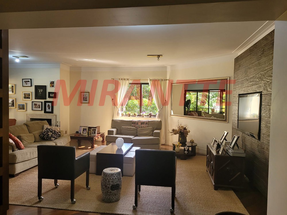 Apartamento com 4 quartos em Santana