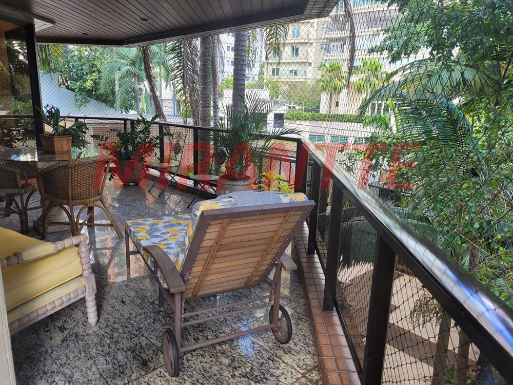 Apartamento com 4 quartos em Santana