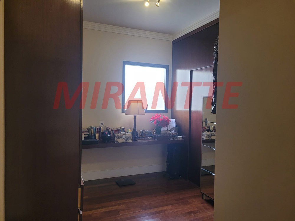 Apartamento com 4 quartos em Santana