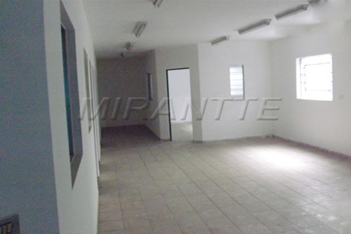 Comercial de 1060m² em Vila Gustavo