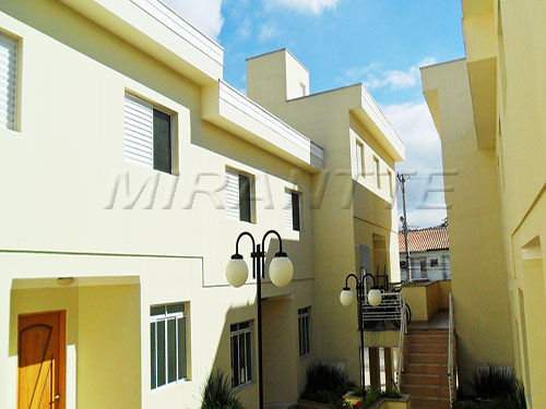 Cond. fechado com 3 quartos em Jaçana
