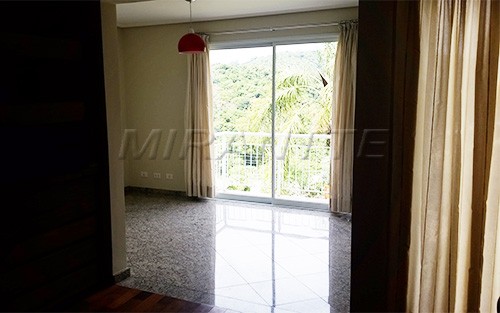 Sobrado de 370m² com 4 quartos em Serra da Cantareira