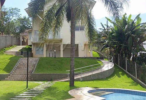Sobrado de 370m² com 4 quartos em Serra da Cantareira