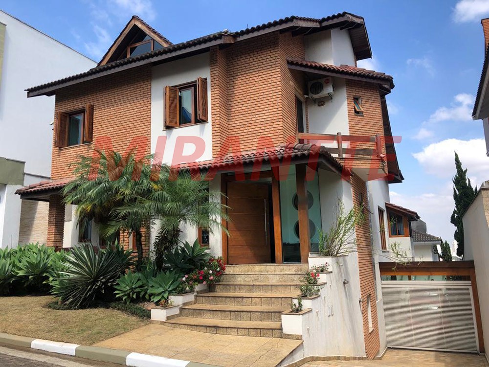 Cond. fechado de 400m² com 4 quartos em Cantareira