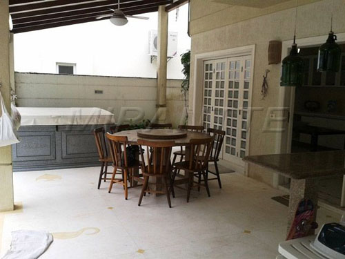 Cond. fechado de 346m² com 5 quartos em RIVIERA DE SAO LOURENCO