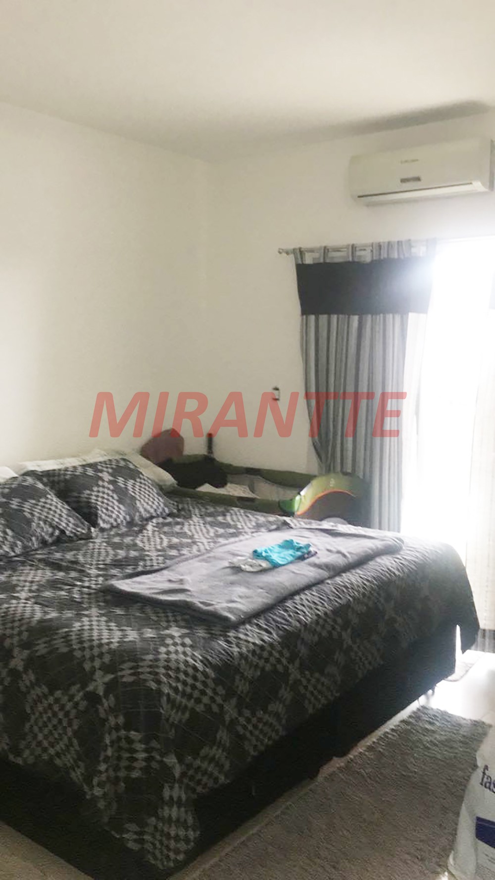 Sobrado com 3 quartos em Vila Carolina