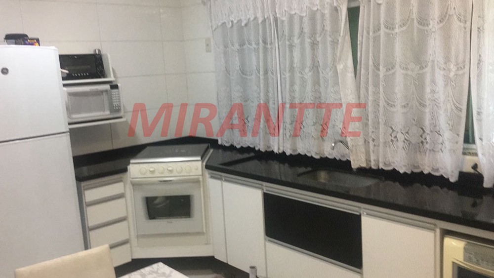 Sobrado com 3 quartos em Vila Carolina