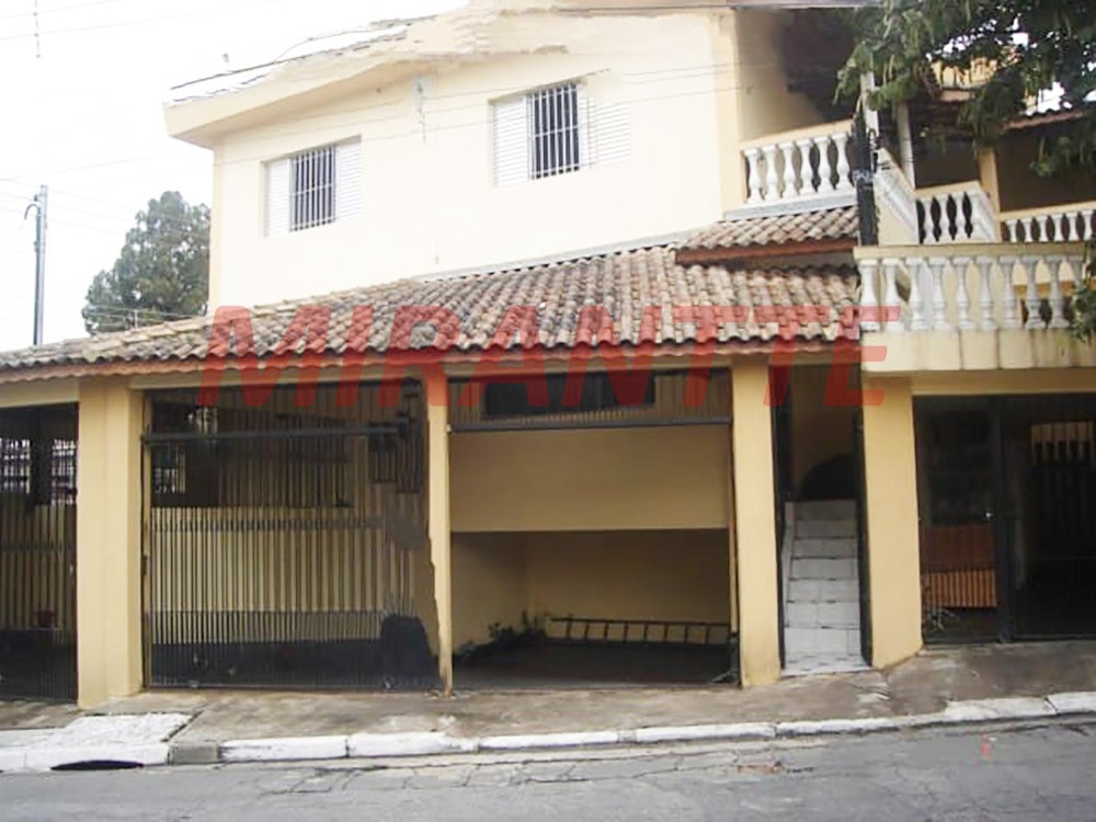 Sobrado de 290m² com 4 quartos em Pedra Branca