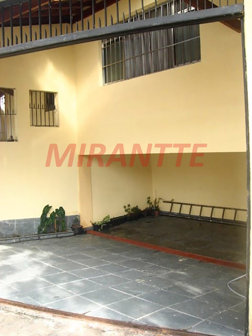 Sobrado de 290m² com 4 quartos em Pedra Branca