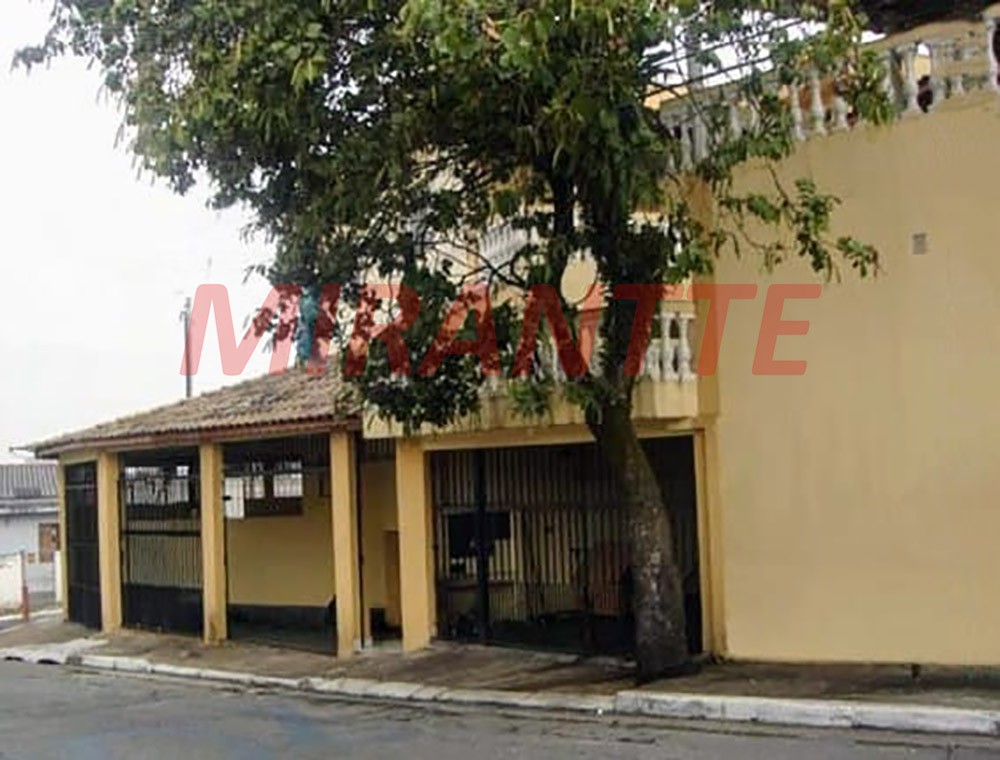 Sobrado de 290m² com 4 quartos em Pedra Branca