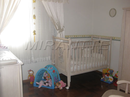 Sobrado de 220m² com 3 quartos em Santa Teresinha