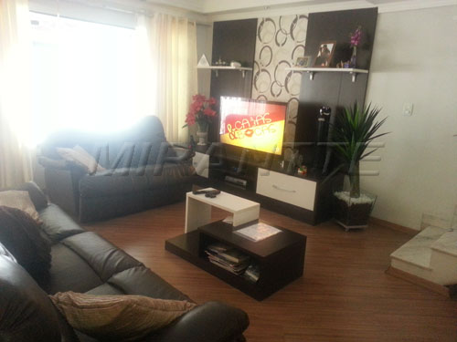 Sobrado de 158m² com 3 quartos em Vila Mazzei