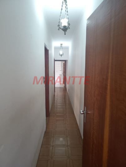 Sobrado de 193m² com 4 quartos em Água Fria