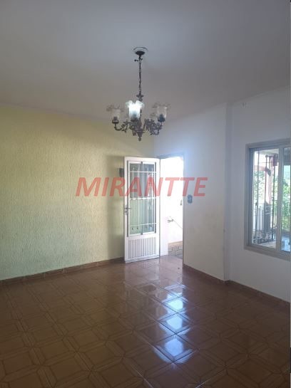 Sobrado de 193m² com 4 quartos em Água Fria