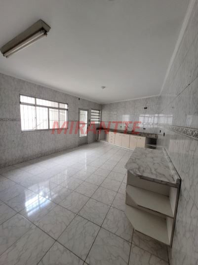 Sobrado de 193m² com 4 quartos em Água Fria
