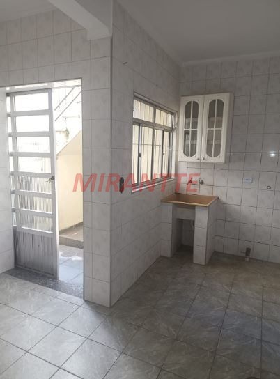 Sobrado de 193m² com 4 quartos em Água Fria