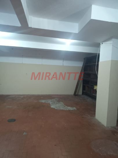 Sobrado de 193m² com 4 quartos em Água Fria