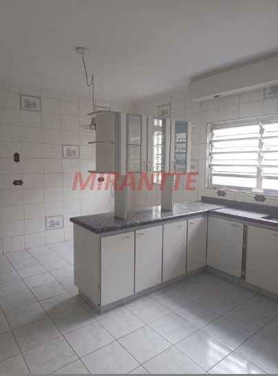 Sobrado de 193m² com 4 quartos em Água Fria