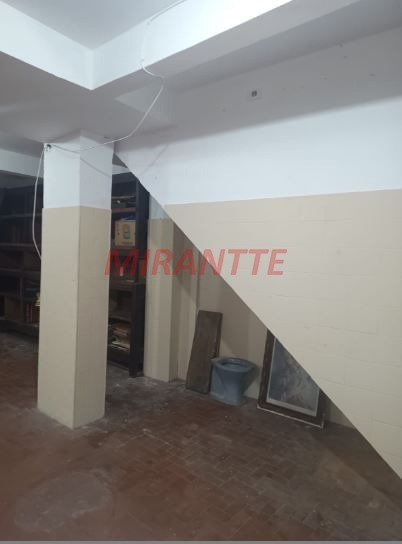 Sobrado de 193m² com 4 quartos em Água Fria