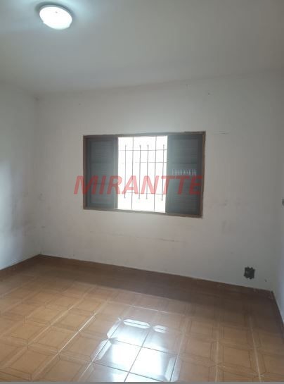 Sobrado de 193m² com 4 quartos em Água Fria