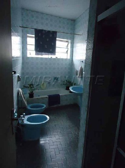 Comercial de 494m² em Tremembe