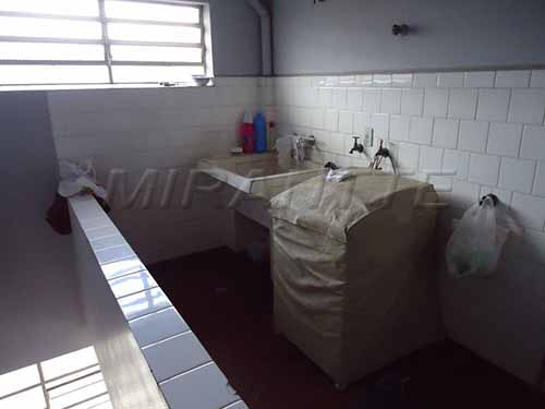 Comercial de 494m² em Tremembe
