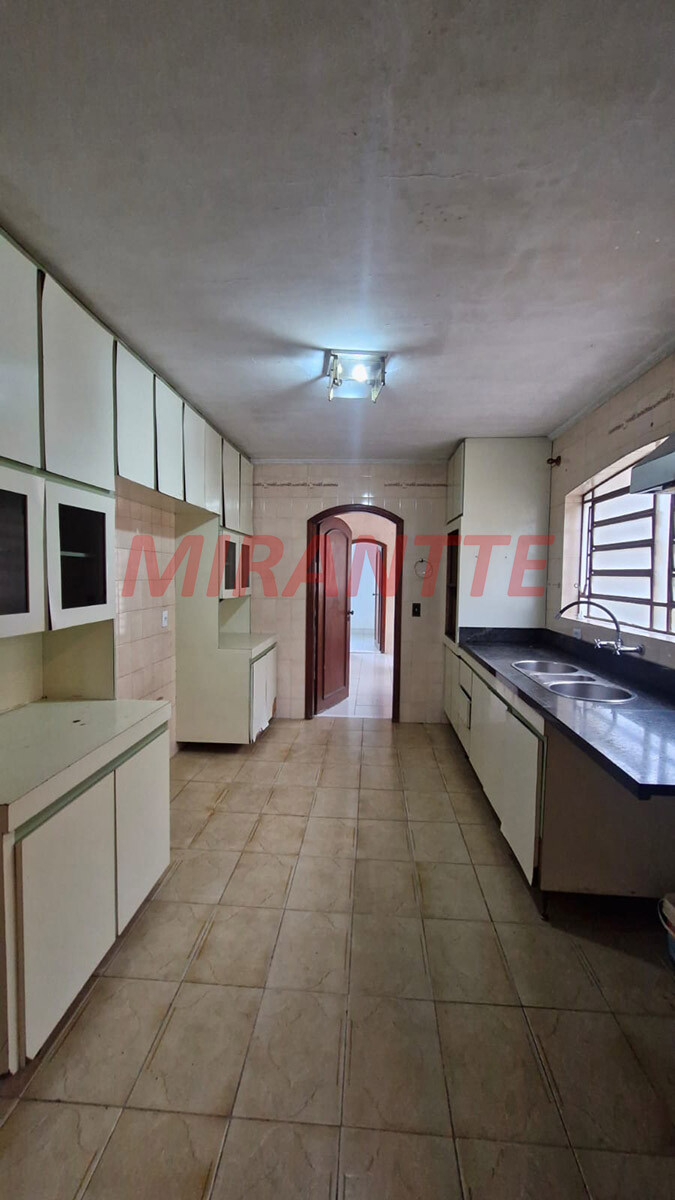 Sobrado de 462m² com 5 quartos em Barro Branco