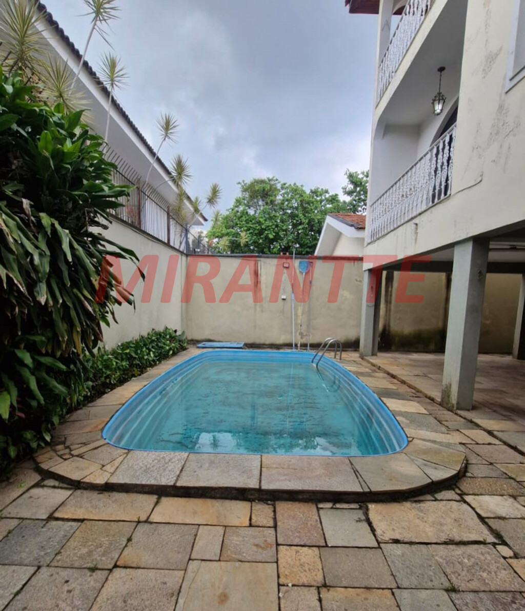 Sobrado de 462m² com 5 quartos em Barro Branco