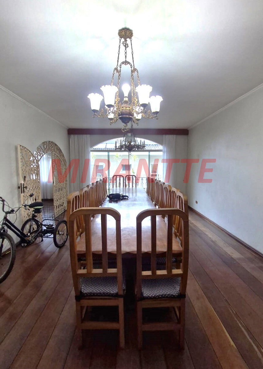 Sobrado de 462m² com 5 quartos em Barro Branco