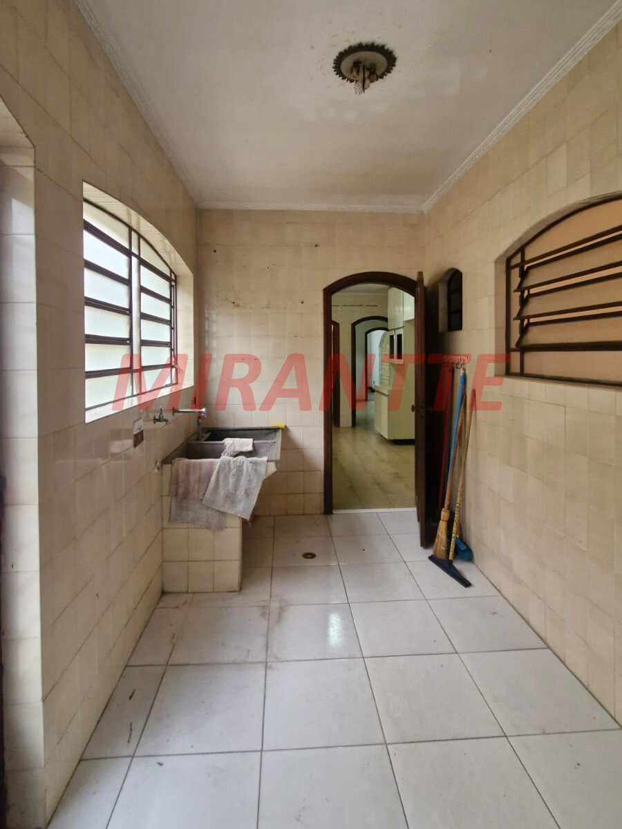 Sobrado de 462m² com 5 quartos em Barro Branco