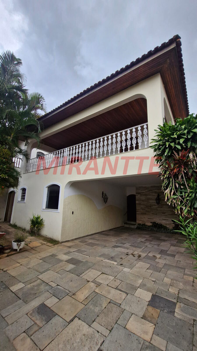 Sobrado de 462m² com 5 quartos em Barro Branco