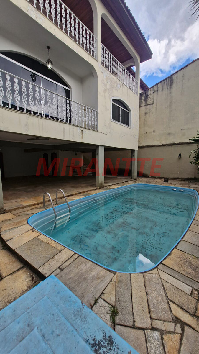 Sobrado de 462m² com 5 quartos em Barro Branco