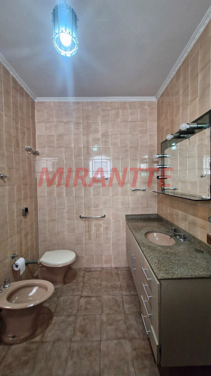 Sobrado de 462m² com 5 quartos em Barro Branco