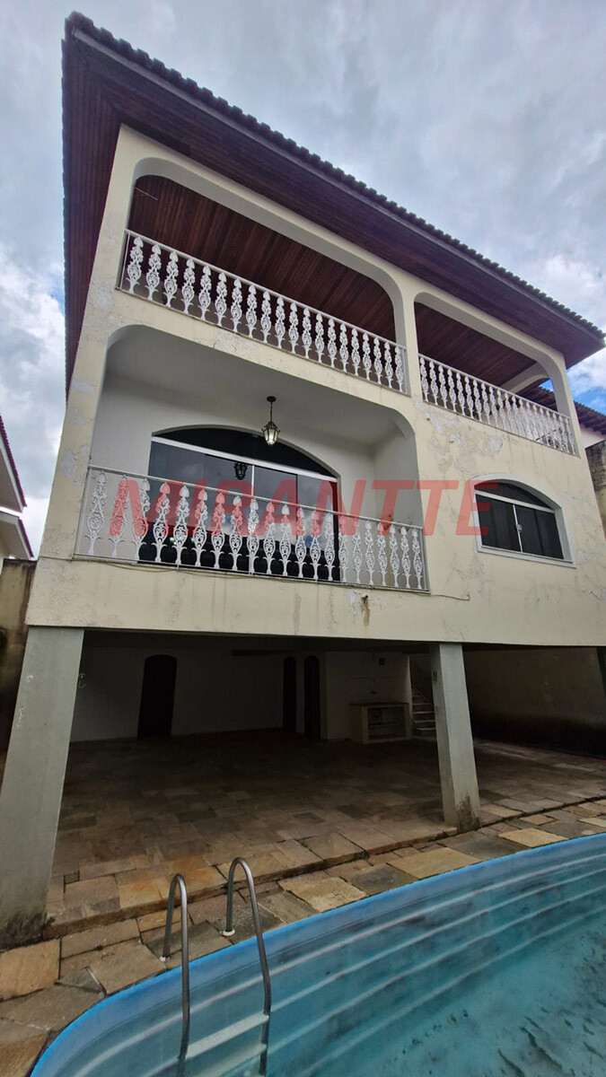 Sobrado de 462m² com 5 quartos em Barro Branco