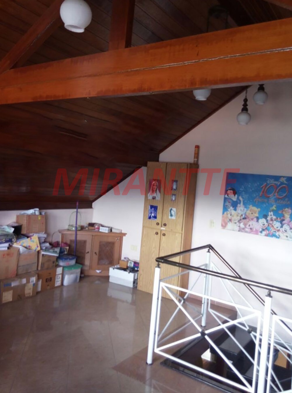 Sobrado de 276m² com 4 quartos em Vila Rica