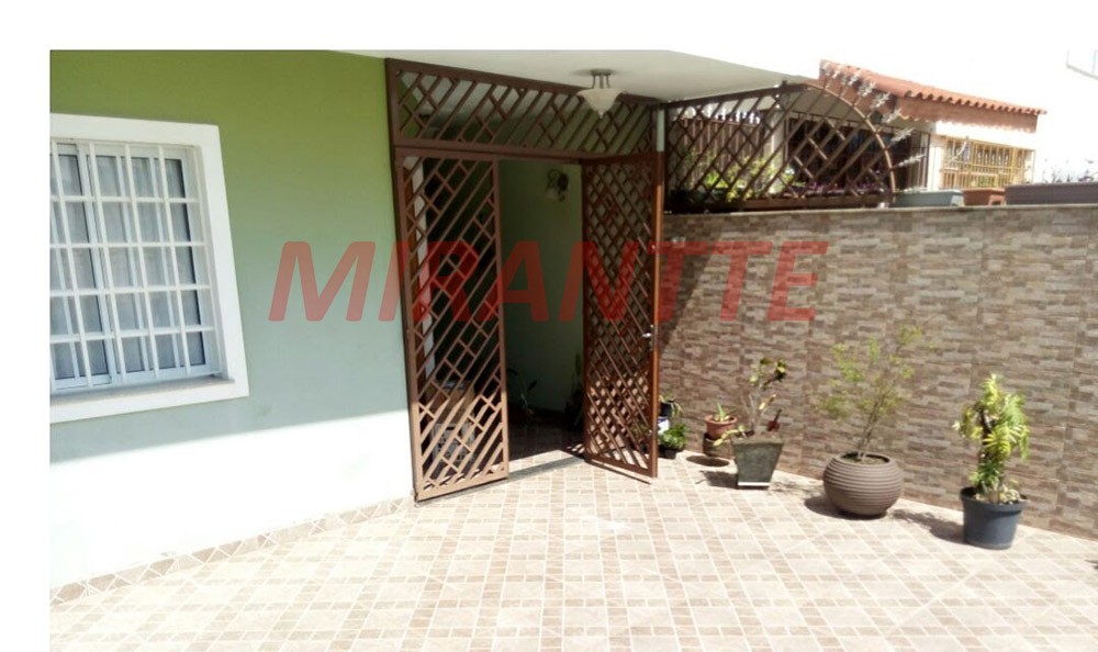 Sobrado de 276m² com 4 quartos em Vila Rica