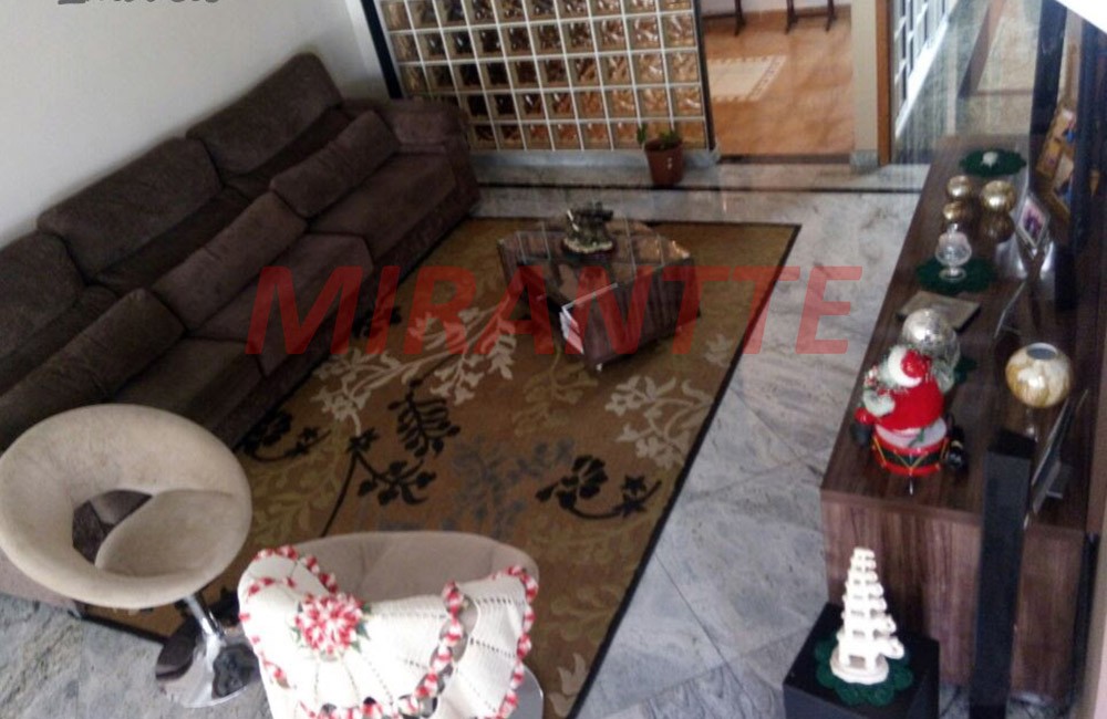 Sobrado de 276m² com 4 quartos em Vila Rica