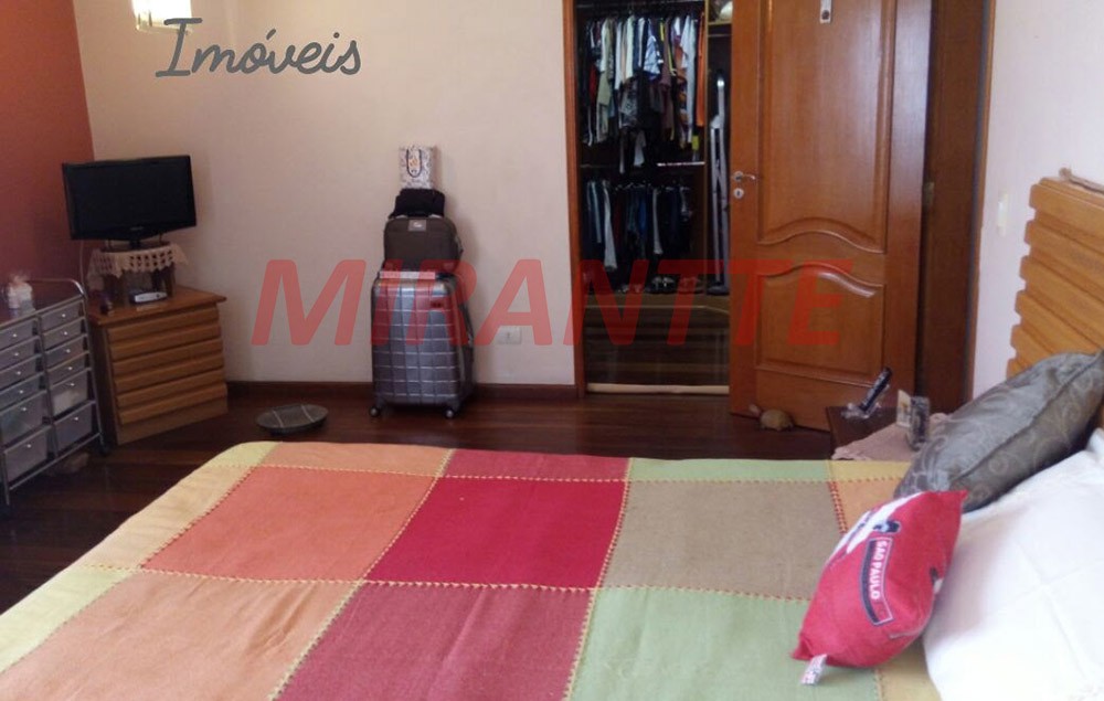 Sobrado de 276m² com 4 quartos em Vila Rica