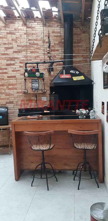 Sobrado de 140m² com 3 quartos em Jardim Bibi