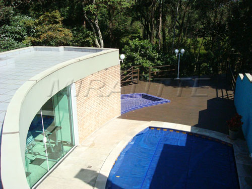 Sobrado de 260m² com 4 quartos em Jardim Itatinga