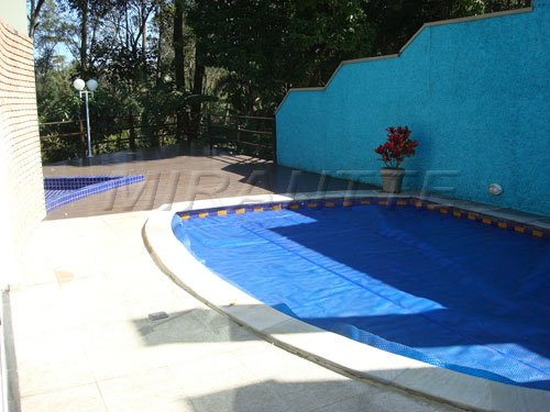 Sobrado de 260m² com 4 quartos em Jardim Itatinga