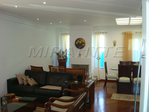 Sobrado de 260m² com 4 quartos em Jardim Itatinga