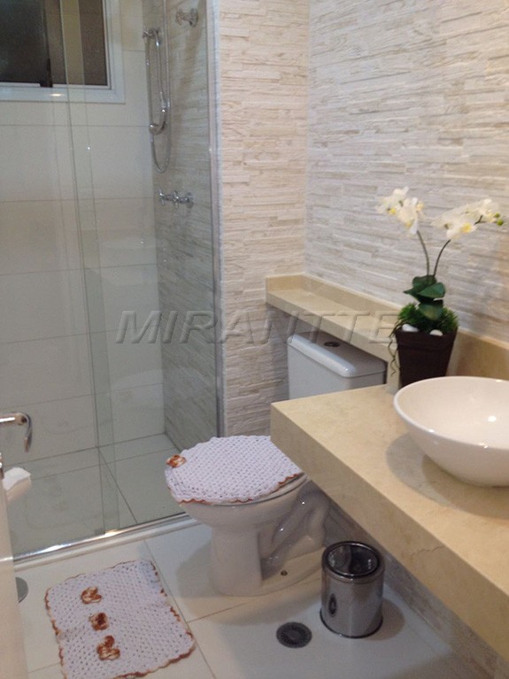 Apartamento de 78m² com 2 quartos em Limão