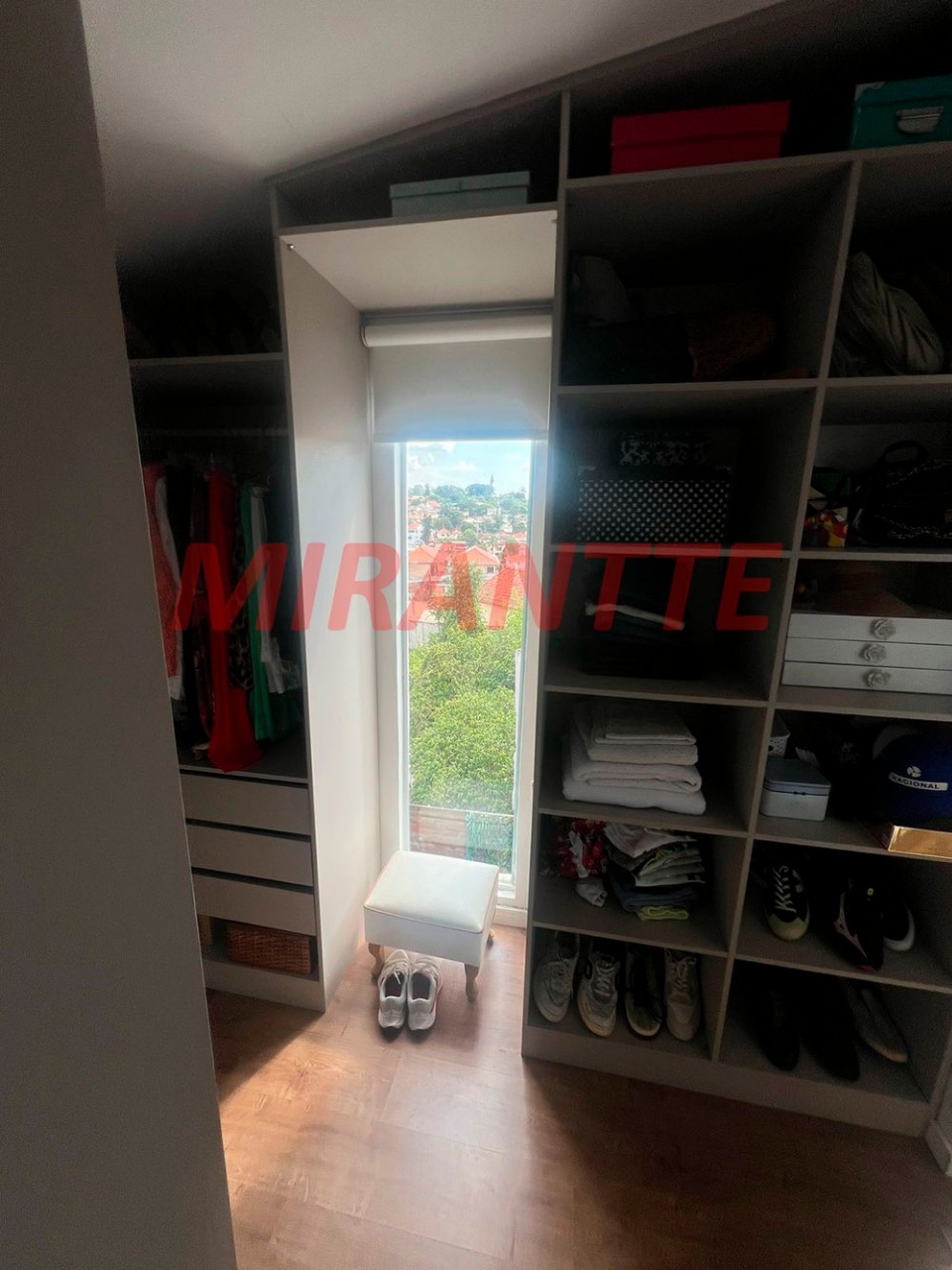 Sobrado de 250m² com 2 quartos em Tremembe