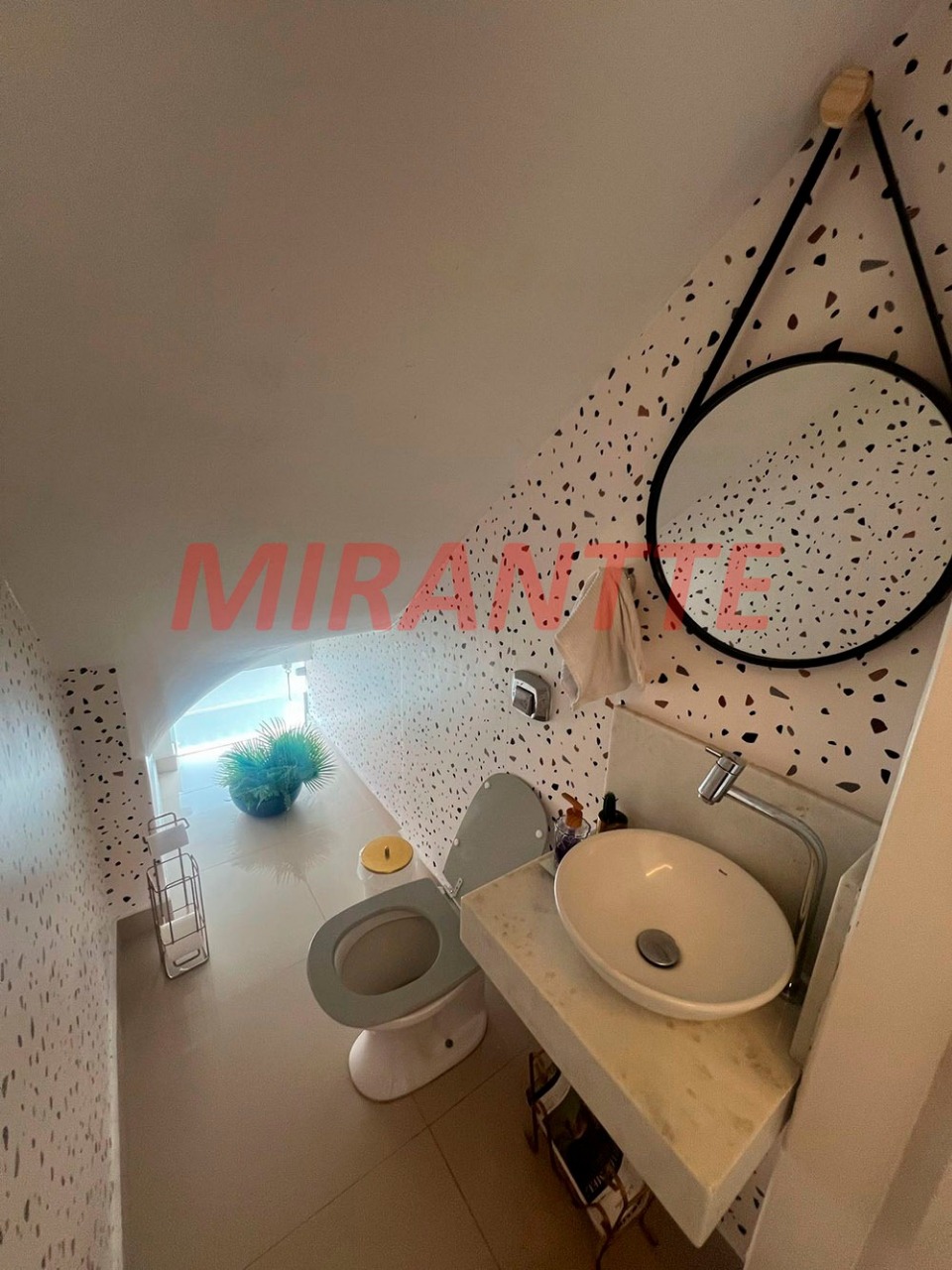 Sobrado de 250m² com 2 quartos em Tremembe