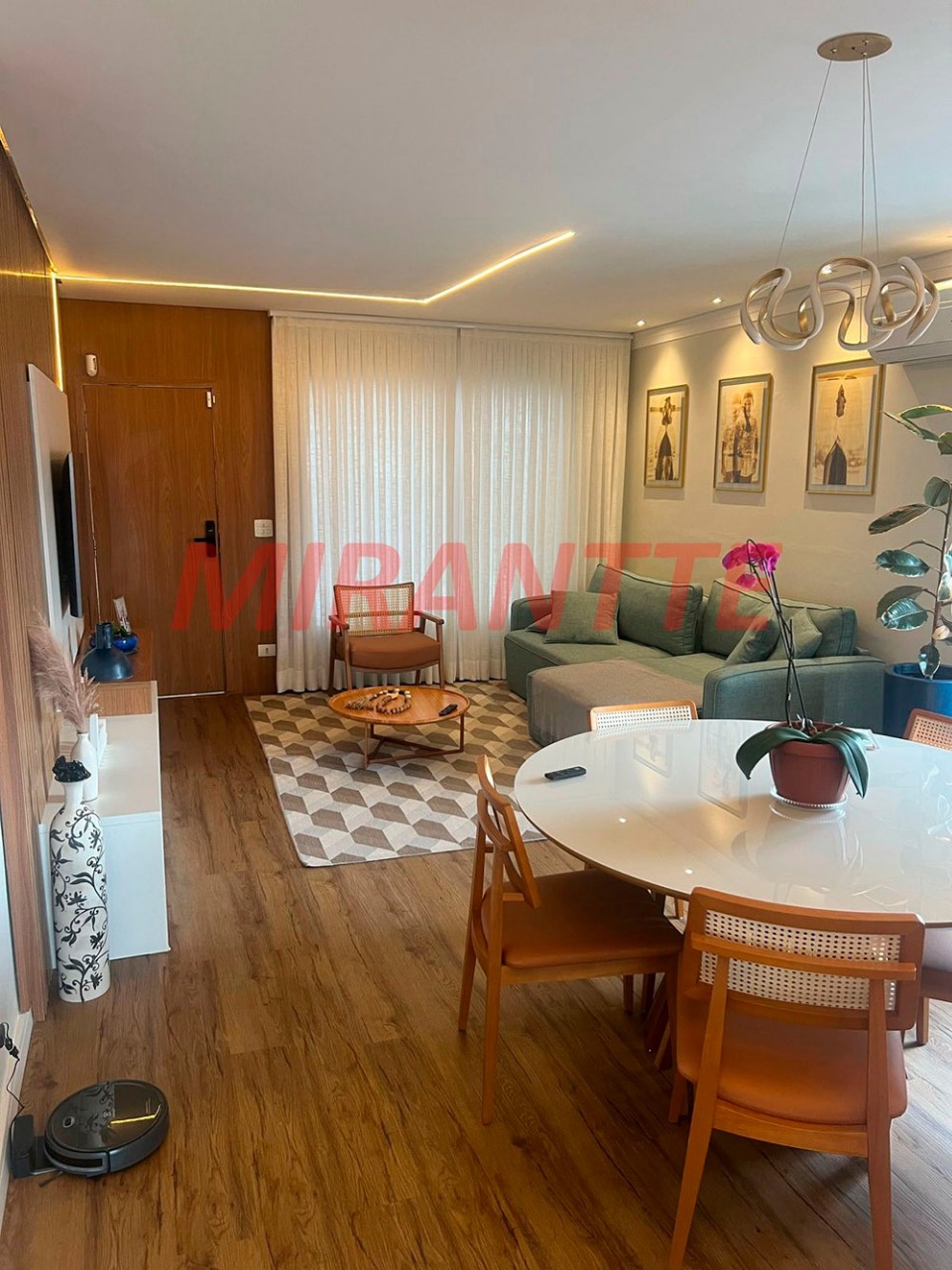 Sobrado de 250m² com 2 quartos em Tremembe