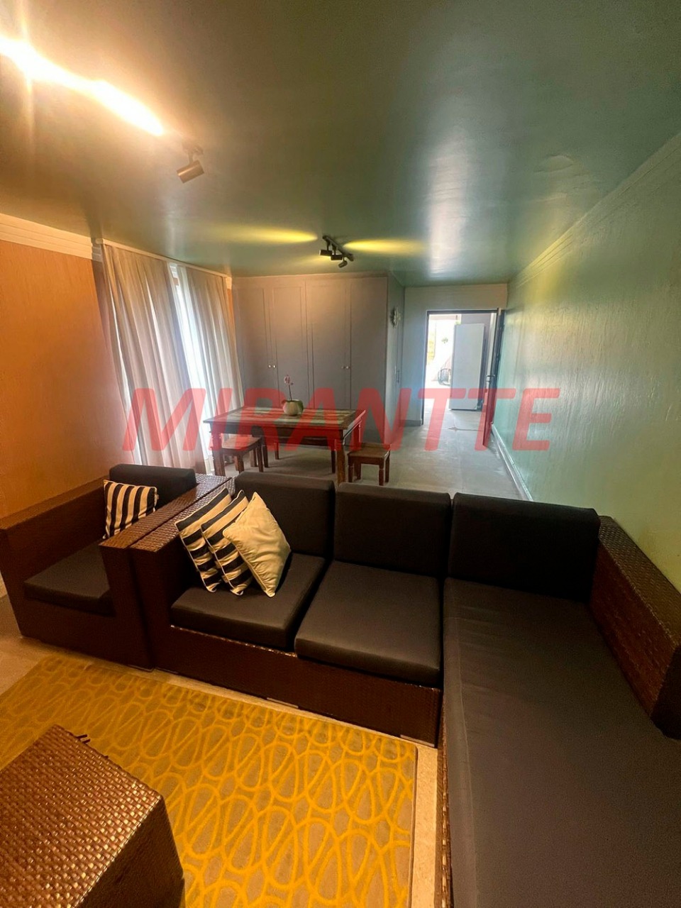 Sobrado de 250m² com 2 quartos em Tremembe