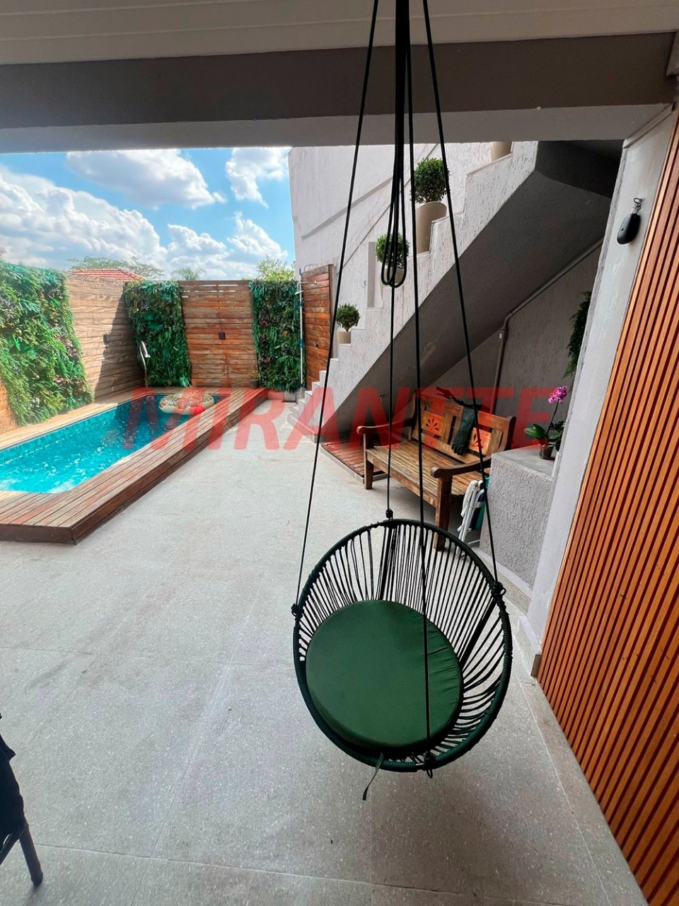 Sobrado de 250m² com 2 quartos em Tremembe